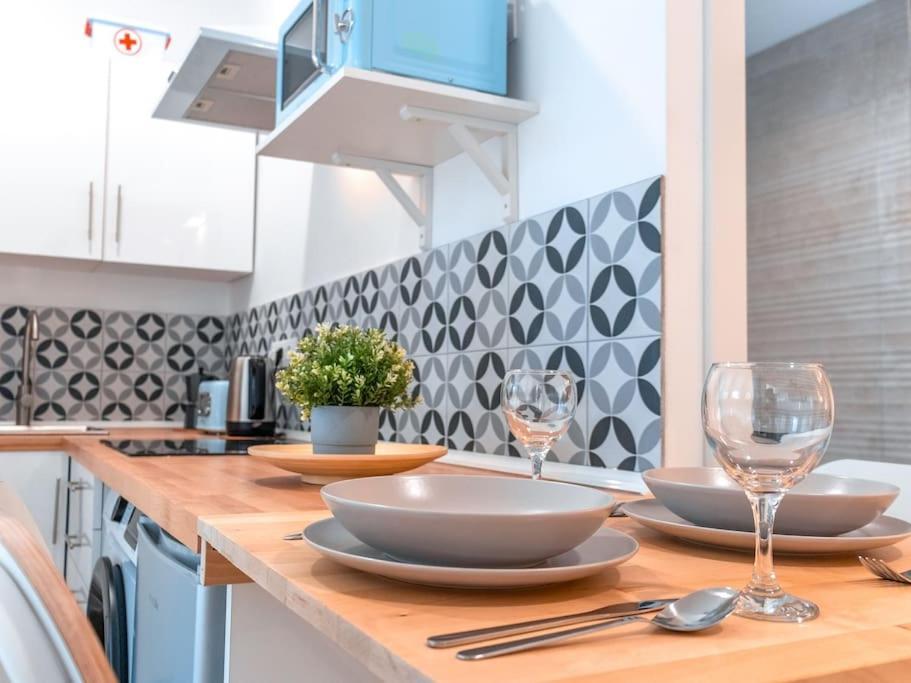 Acogedor Estudio En Triana Con Jacuzzi Y Wifi Sevilha Exterior foto