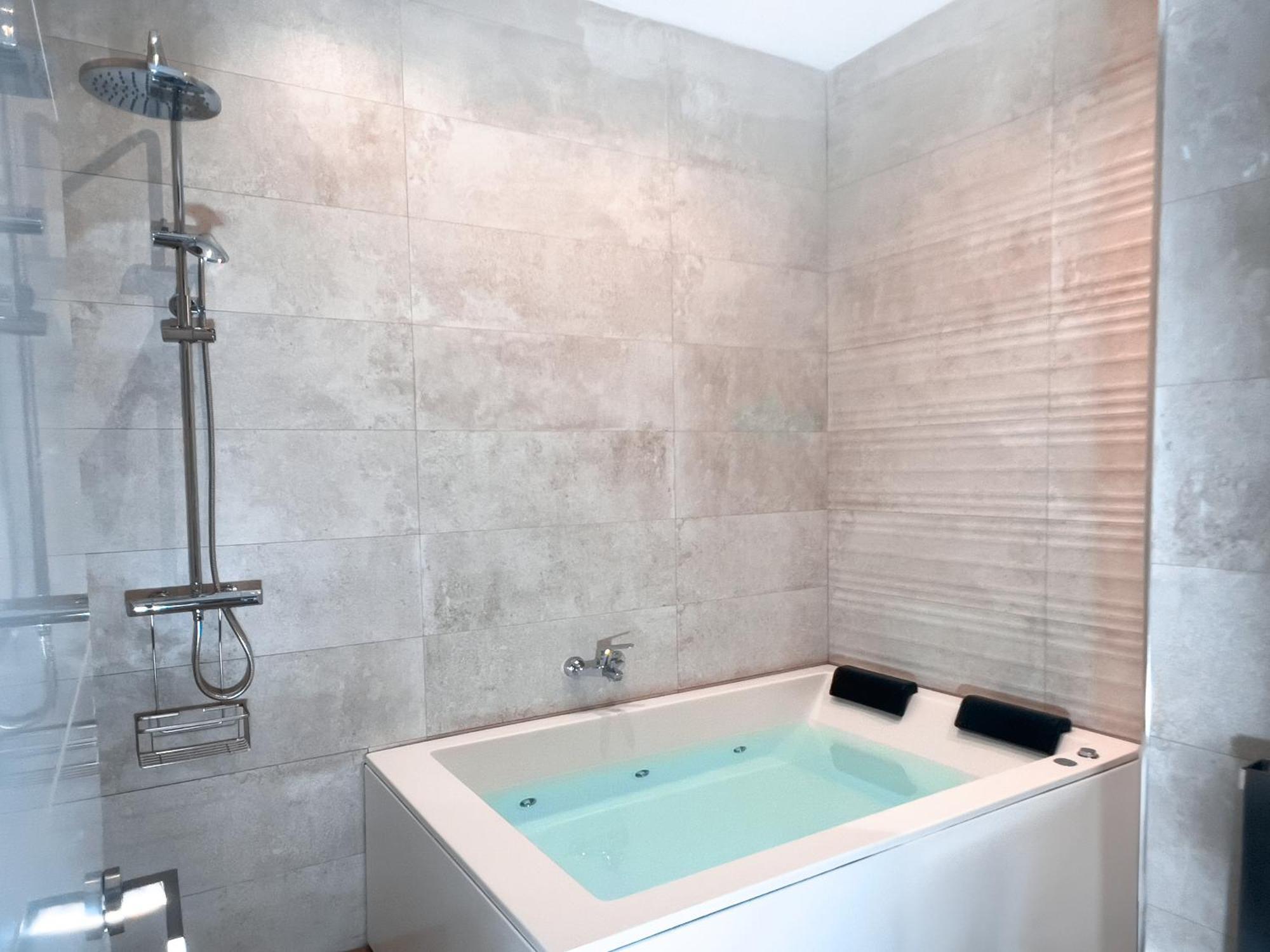 Acogedor Estudio En Triana Con Jacuzzi Y Wifi Sevilha Exterior foto